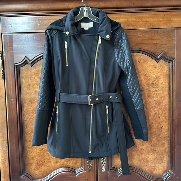 MICHAEL Michael Kors Asymmetrical Quilted-Sleeve Coat - Picture 11 of 17